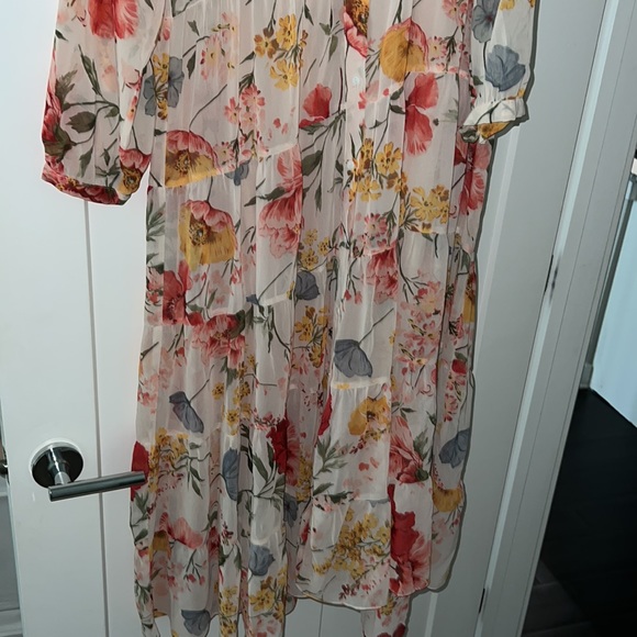 NWT Long Sleeve Tiered Zara Floral Dress - Picture 10 of 14